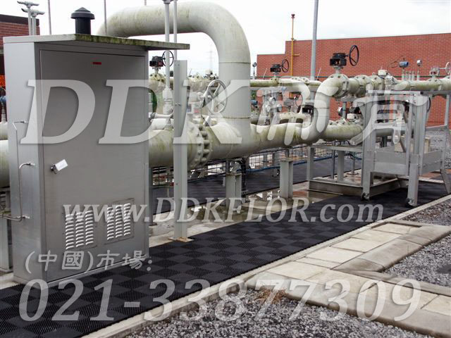黑色(4)_組合安裝_平臺通道地面防滑材料樣板圖片,帝肯(DDK)_8100_9979(工廠地面材料)效果圖 黑色(4)_組合安裝_平臺通道地面防滑材料樣板圖片,帝肯(DDK)_8100_9979(工廠地面材料)效果圖,通道防滑墊,安全通道用地板,倉庫防潮地膠,地面防滑墊,塑膠防滑墊,塑膠防滑地墊,多功能移動地板,室外地墊,室外地板膠,室外拼接地墊,室外防滑墊,室外防滑透水墊,工業(yè)走道地墊,工業(yè)耐油地墊,拼接式地墊,拼接地板,抗壓地墊,抗壓地板,模塊地板,排水地板,排水地墊,柵格地墊,拼裝地膠,拼裝地板,拼裝地墊,拼接式防滑墊,排水防滑墊,漏水地墊,漏水地膠,漏水防滑墊,甲板防滑墊,疏水板,疏水地墊,疏水防滑墊,疏水墊,網(wǎng)格地板,網(wǎng)格地墊,網(wǎng)格塑料地板墊,網(wǎng)格防滑墊,網(wǎng)格塑料墊,網(wǎng)狀防滑墊,耐壓地板,走廊地毯,走道地墊,耐磨地墊,耐油防滑墊,耐油防滑地墊,耐油耐水地墊,防潮地板磚,防潮地板,防潮地墊,防滑隔水墊,防潮板,防滑拼墊,防滑塑料地墊,透水防滑塑膠地墊,透水地板膠墊,透水地墊,隔水地板,隔水材料,耐重壓地板,耐重壓地墊,耐酸堿防腐蝕膠墊,耐磨地板,耐酸堿膠墊,耐酸堿地墊,耐酸堿pvc地板膠,耐磨防滑地板,耐磨地膠