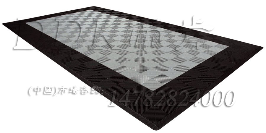 【商場(chǎng)入口防滑墊】灰+黑色效果樣板圖片，帝肯(DDK)_8100_900（大門入口防滑墊）效果圖，門口地墊,門口地毯,門口地面除塵刷,門口腳墊,門口腳踏墊,門口除塵地墊,門口防滑墊,門口防滑地膠,門口防滑地墊,門口防塵墊,門口防塵地毯,門口防塵地墊,進(jìn)門地墊,進(jìn)門腳墊,自動(dòng)門地墊,腳墊門墊,門廳地墊,門廳地毯,門廳腳墊,門廳除塵地墊,防滑門墊,除塵門墊,除雪門墊,廣告門墊,模塊拼接式門墊,橡膠門墊,嵌入式門墊,塑膠門墊,大門腳墊,刮泥門墊,三合一門墊,logo門墊,三合一門口毯,塑料門墊,入口防塵地墊,入口防水地墊,入口防滑墊,出入口地墊