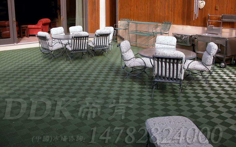 開放露臺(tái)鋪什么地面好？